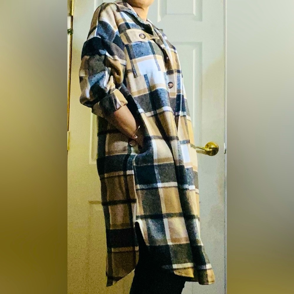 💛🤎GREAT CONDITION🤎💛 Shacket | Size: M | Knee Length | Plaid Multi